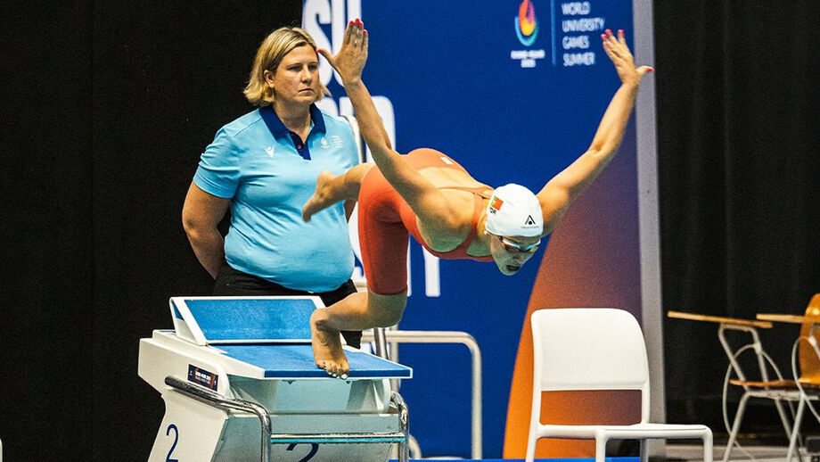 Camila Rebelo quarta nos 100 metros costas dos Mundiais Universitários com recorde