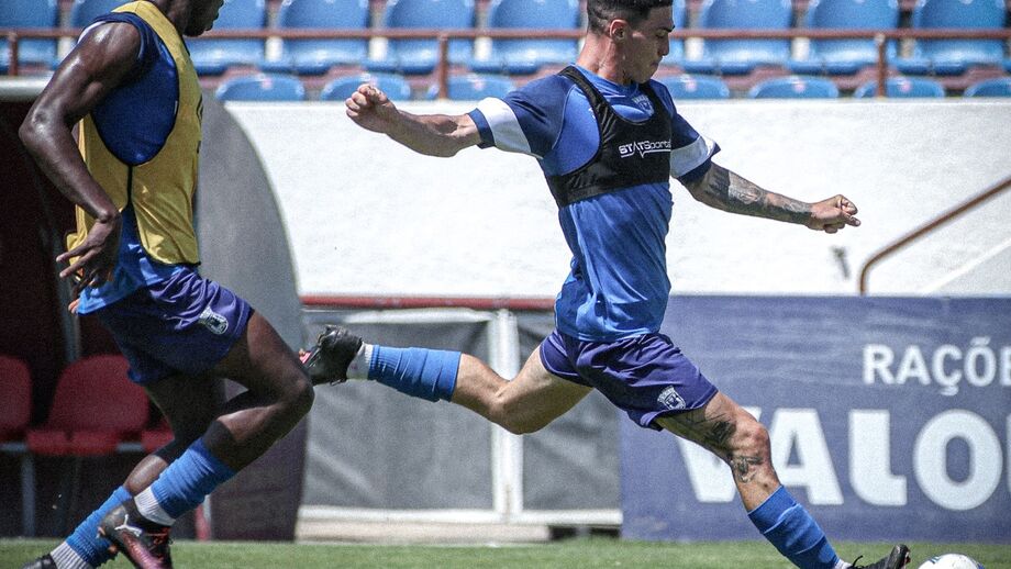 Futebolistas do Torreense estagiam em Penafiel e fazem jogos de preparação