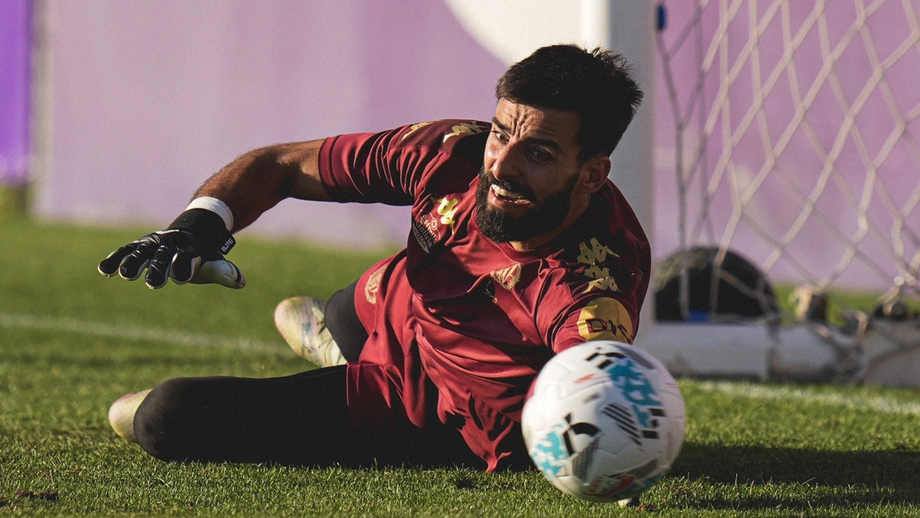 André Ferreira vai defender a baliza dos cónegos