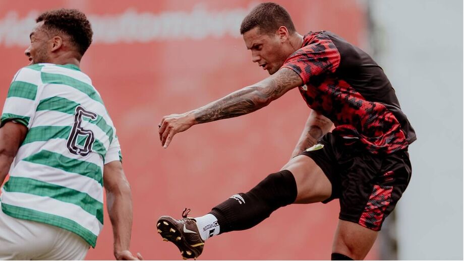 Alan Godoy marcou na vitória sobre o Celtic (3-2)