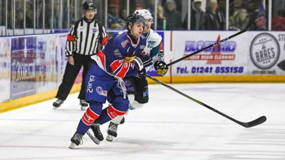 Gary Kelly jogava nos Dundee Stars