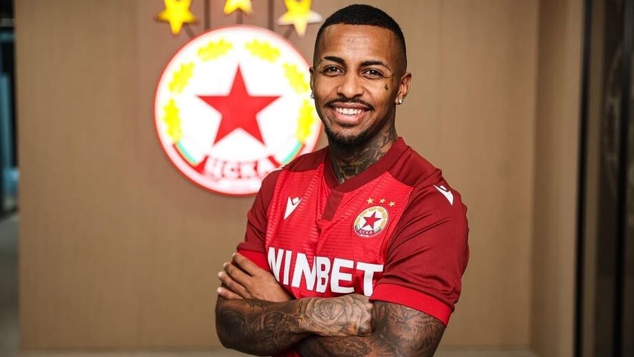 Pastor já com a camisola do seu novo clube