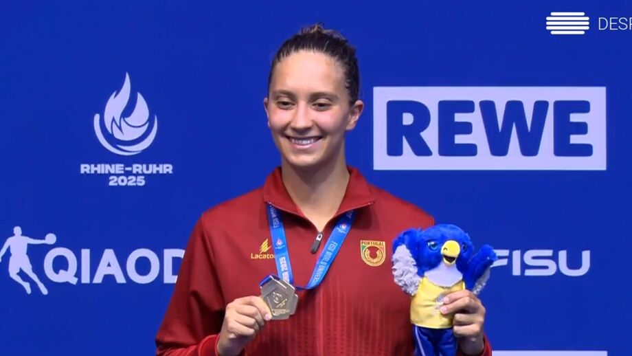 Francisca Martins, campeã mundial universitária, bate recorde nacional nos 400 metros livres na Alemanha