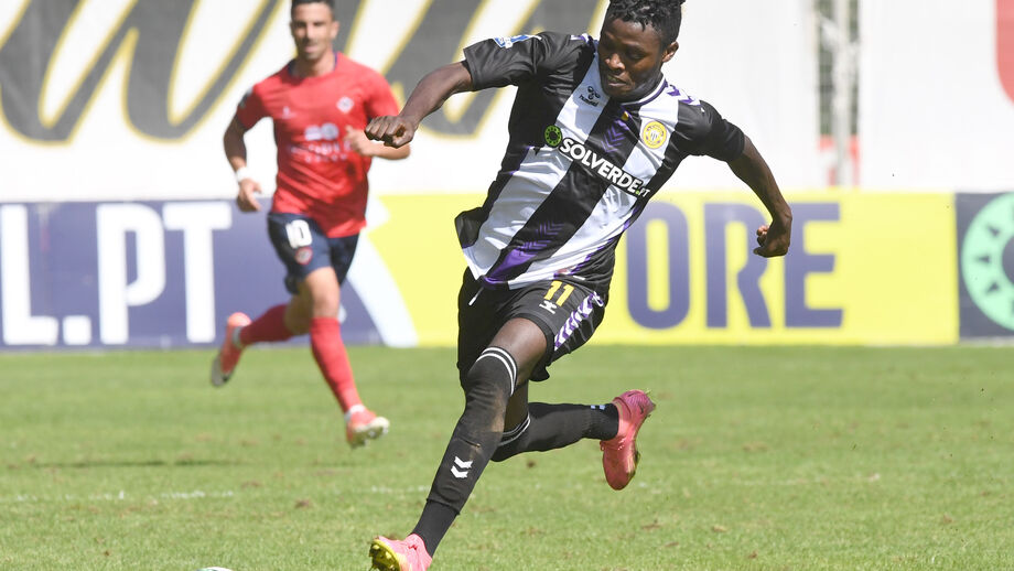 Witi regressa à base