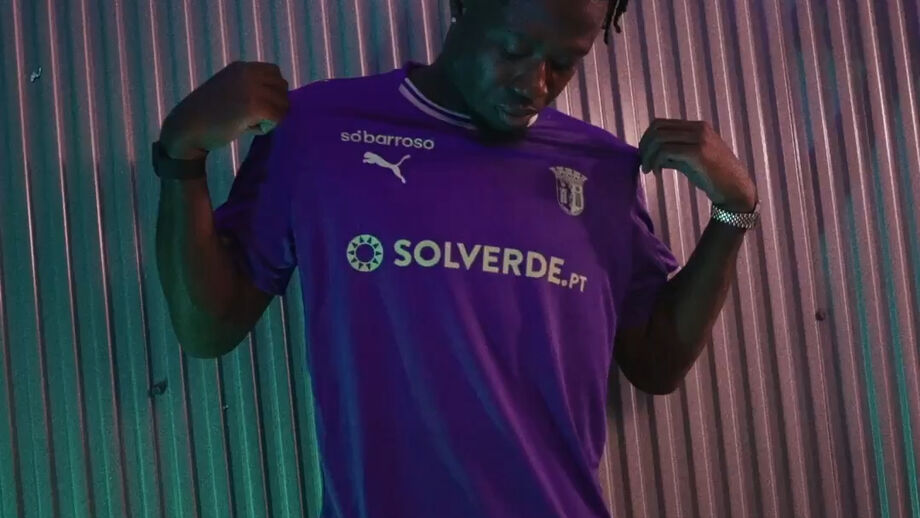 Novo equipamento apresenta um modelo todo em roxo