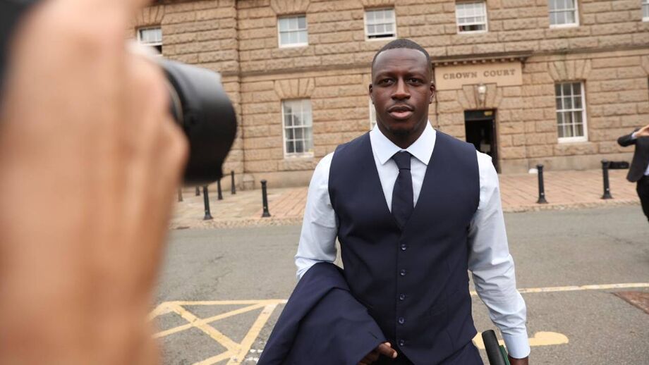 Benjamin Mendy foi dispensado do Zurique ao fim de cinco meses