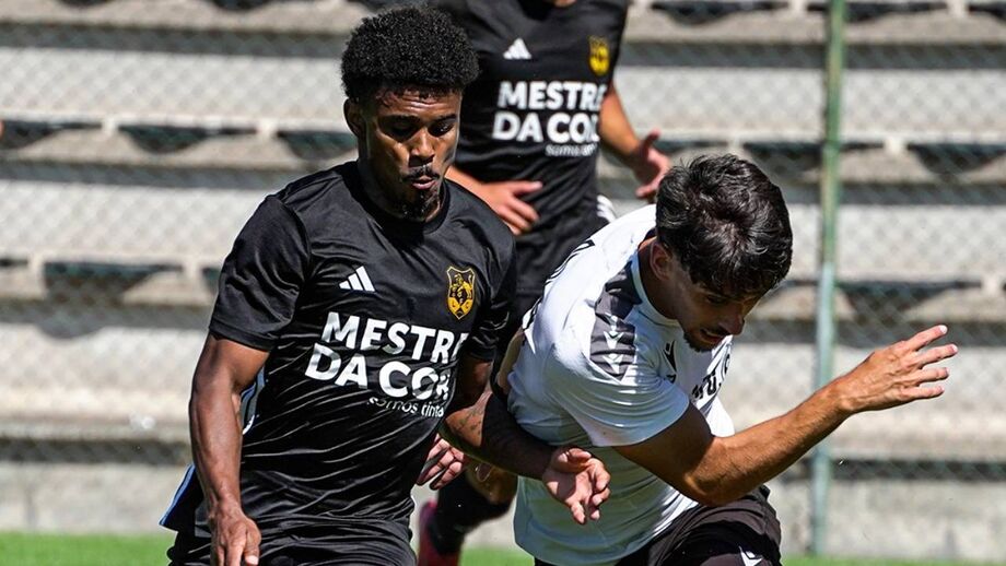 Lus. Lourosa e V. Guimarães B em particular de pré-época