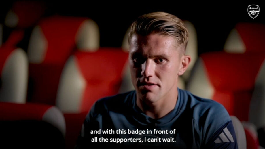 Avançado em entrevista aos meios do clube