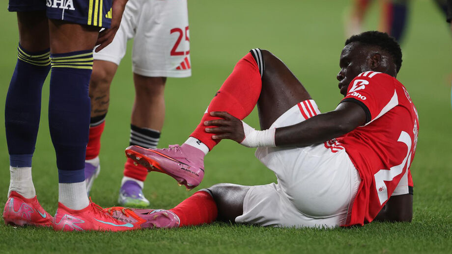 Lesão de Bruma no Benfica-Fenerbahçe