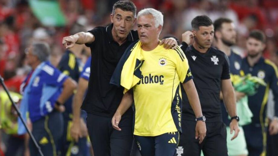 Apenas um dos treinadores vai disputar a fase de liga da Champions