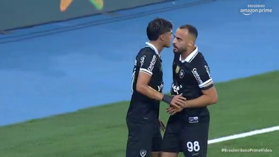 Ex-avançado do Benfica inaugurou o marcador aos 24 minutos