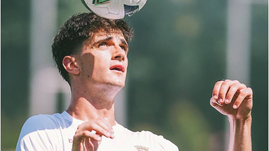 Pau Víctor aguarda estreia no Sp. Braga após transferência