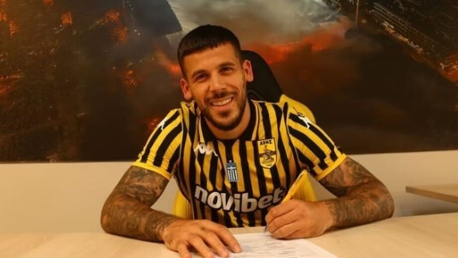 Carles Pérez, jogador do Aris