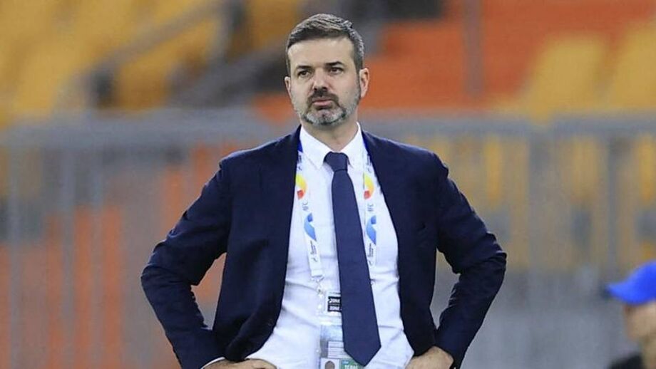 Andrea Stramaccioni ajuda no resgate de jovens na praia