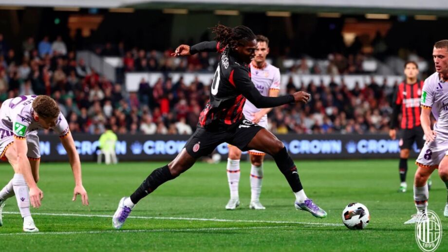 Rafael Leão brilha na vitória do Milan sobre o Perth Glory