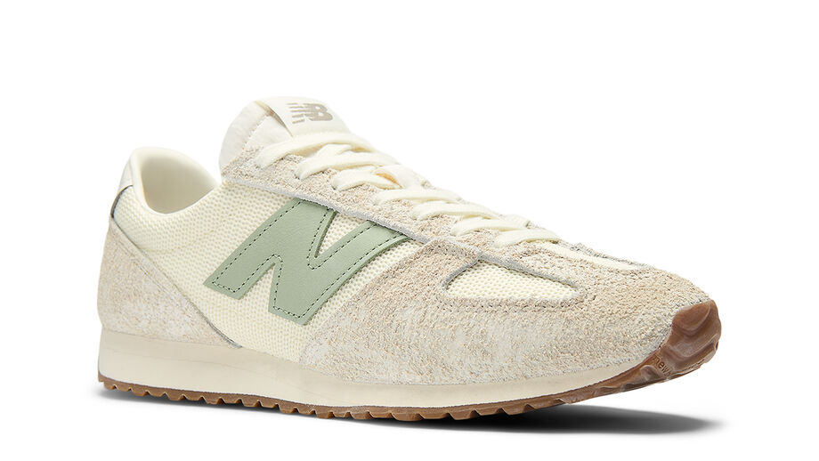 Gabby Thomas mostra novo modelo da New Balance