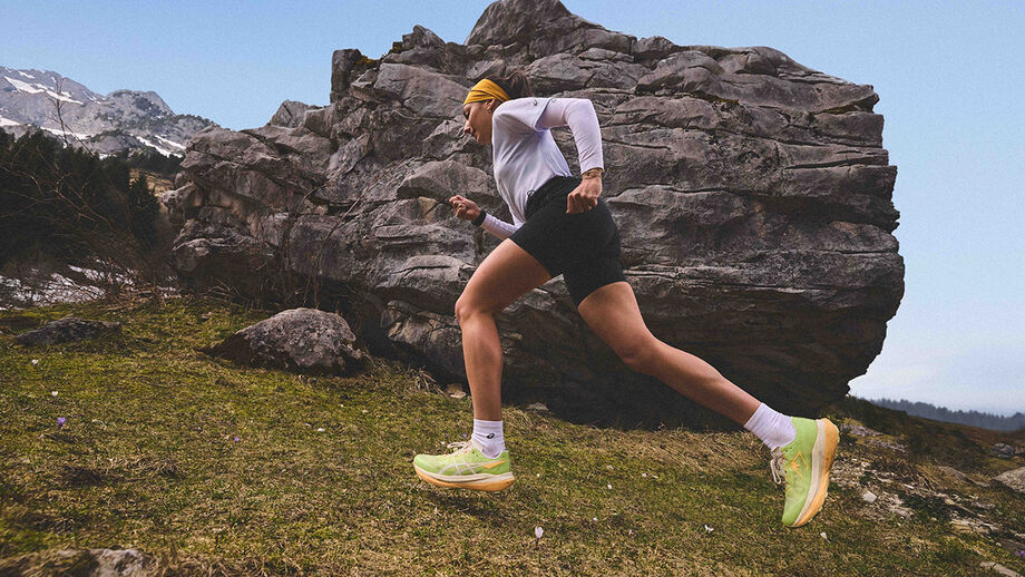Nova coleção Fujitrail AW25 da Asics para corrida em trilhos.
