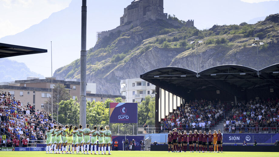 Bélgica-Itália foi o primeiro jogo com minuto de silêncio em homenagem a Diogo Jota e ao irmão