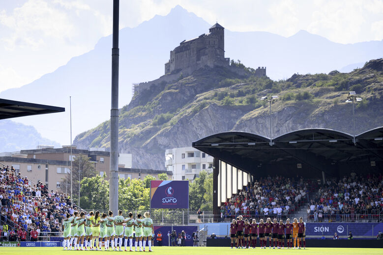 Bélgica-Itália foi o primeiro jogo com minuto de silêncio em homenagem a Diogo Jota e ao irmão