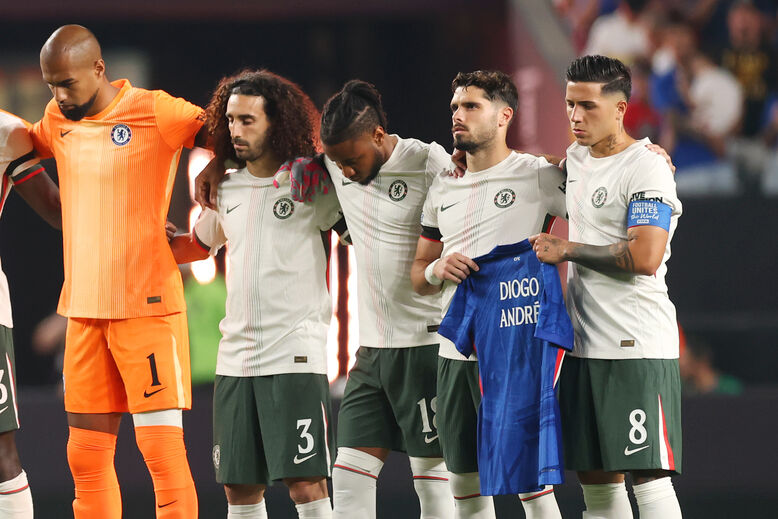 Pedro Neto homenageia Diogo Jota e o irmão, André Silva