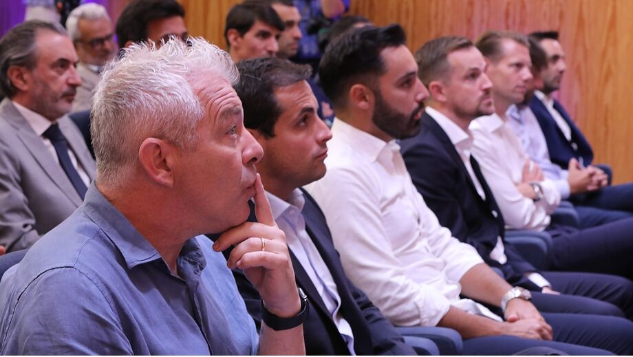Jorge Costa marcou presença na apresentação de Farioli