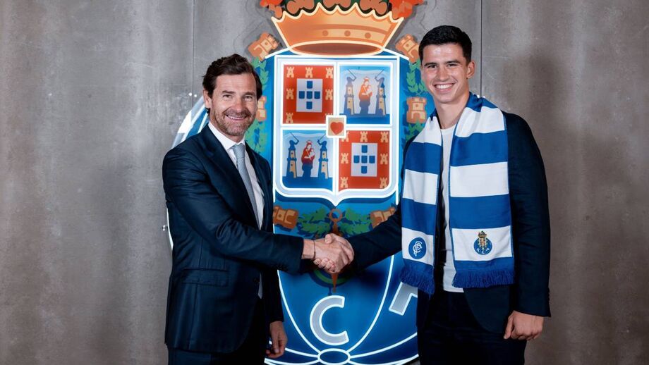 Villas-Boas formaliza contratação de jogador no FC Porto