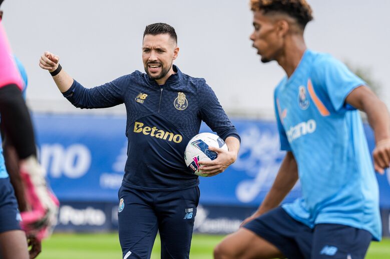 Farioli guida il primo allenamento dell'FC Porto