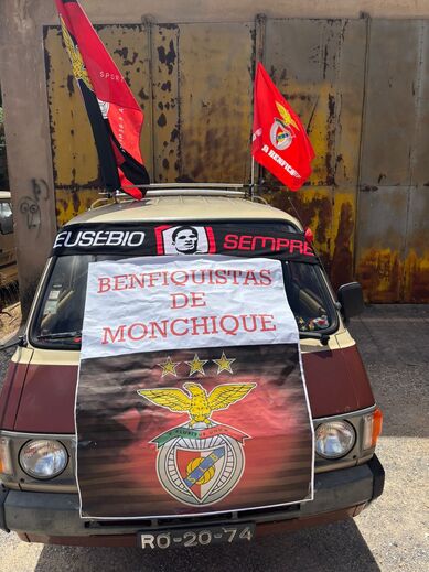 Benfiquistas de Monchique demonstram apoio ao clube e a Eusébio