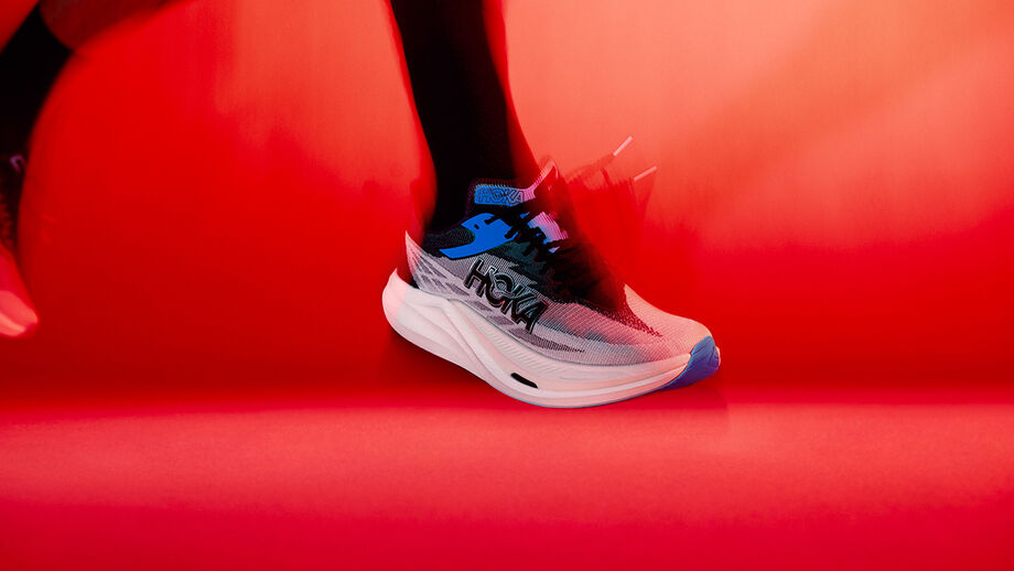 HOKA lança Rocket X3: modelo mais leve para maior velocidade