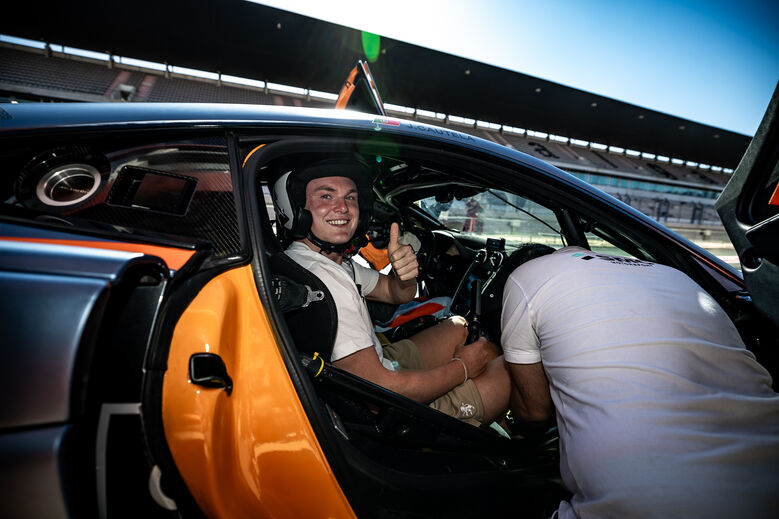 Jogadores do Sporting sentiram na pele a adrenalina de andar dentro de um McLaren