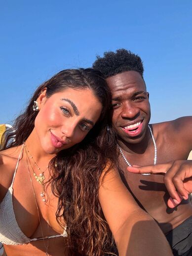 Vinícius Júnior com Catherine Bascoy