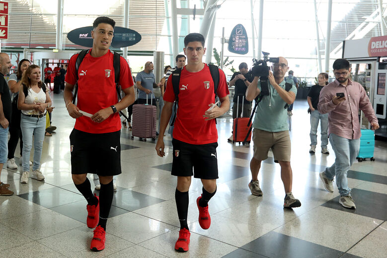 Jogadores solicitados para fotografias: as imagens da partida do Sp. Braga para a Bulgária 