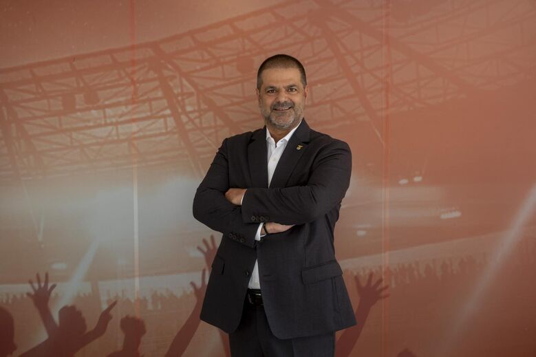 Cristóvão Carvalho em entrevista a Record: «Em conjunto vamos conquistar uma Champions»