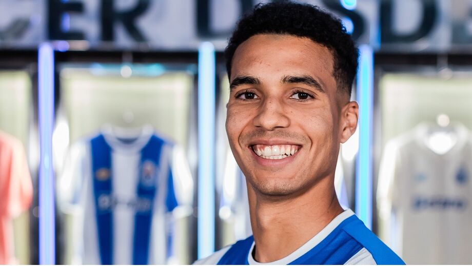 Alberto Costa apresentado como reforço