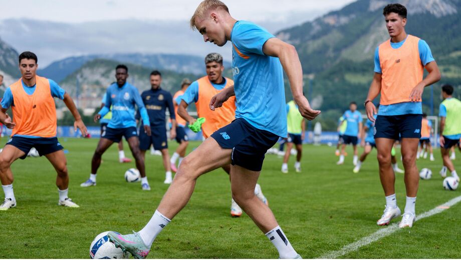 Froholdt treina com a equipa do FC Porto