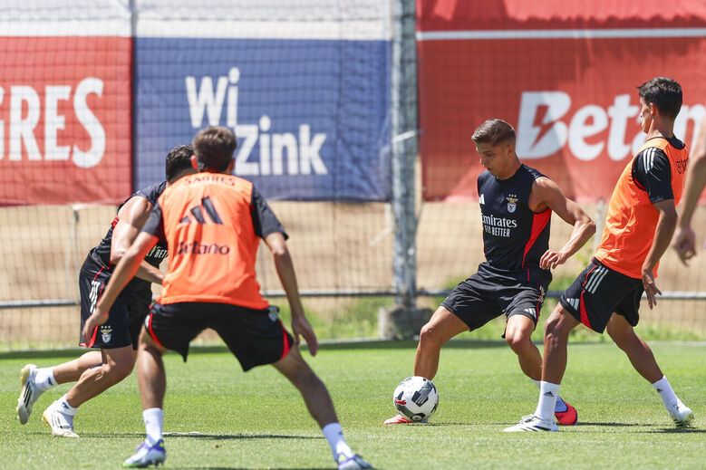 Operação Supertaça: Benfica continua a preparar dérbi com o Sporting