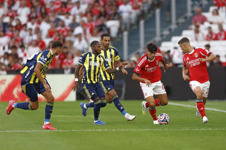 João Veloso no Benfica-Fenerbahçe