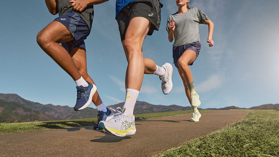 Asics lança GT-2000 14 com amortecimento leve e reativo