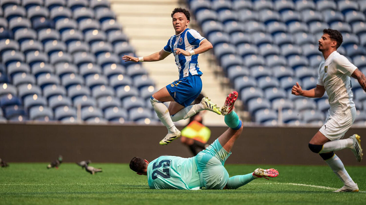 Pepê destaca-se na pré-época do FC Porto sob o comando de Farioli