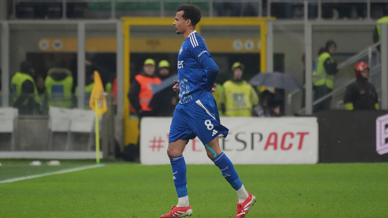 Dele Alli pondera reforma após ser afastado por Fàbregas no Como, em Itália