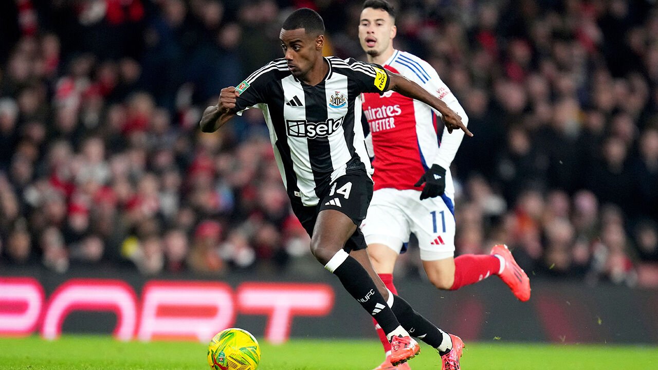 Alexander Isak, avançado sueco, é alvo de disputa entre Liverpool e Newcastle