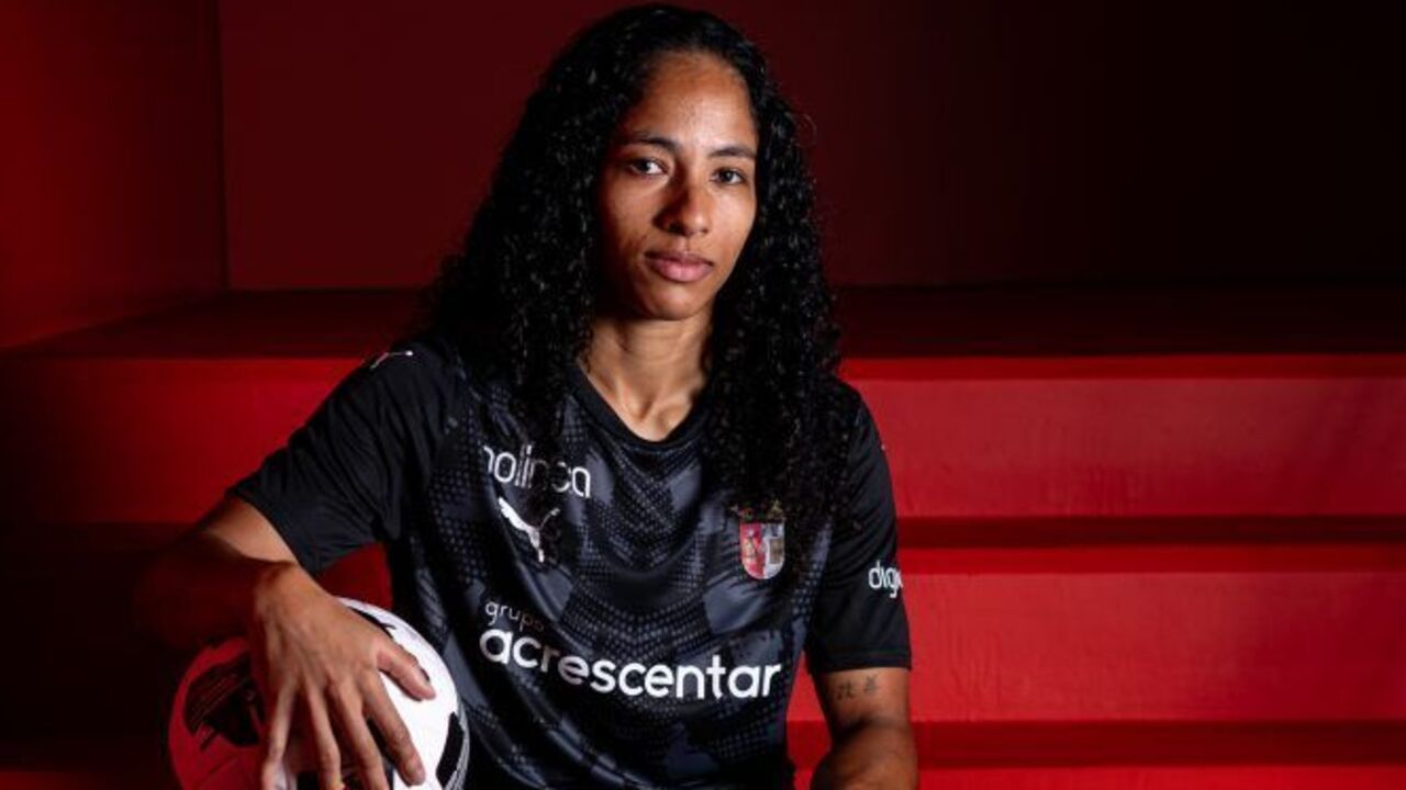 Aline Lima renova contrato com o Sp. Braga até 2027.
