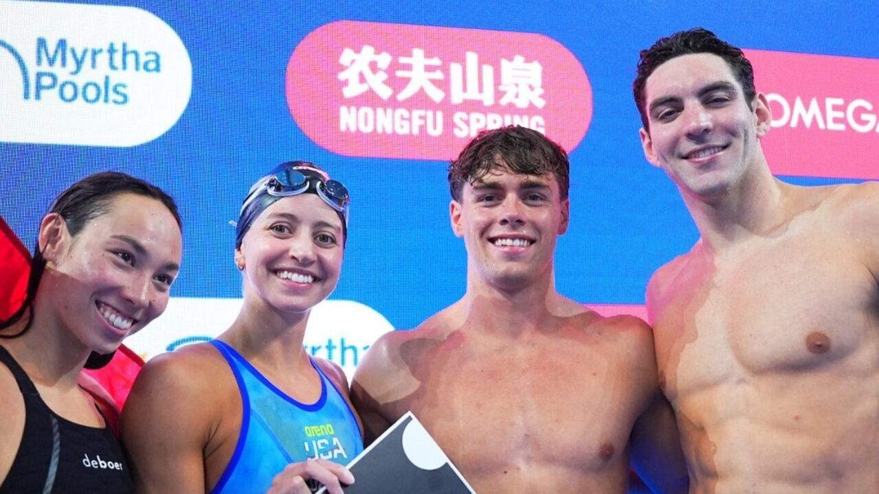 Jack Alexy, Patrick Sammon, Kate Douglass e Tori Huske nadaram na final em 3.18,49 minutos