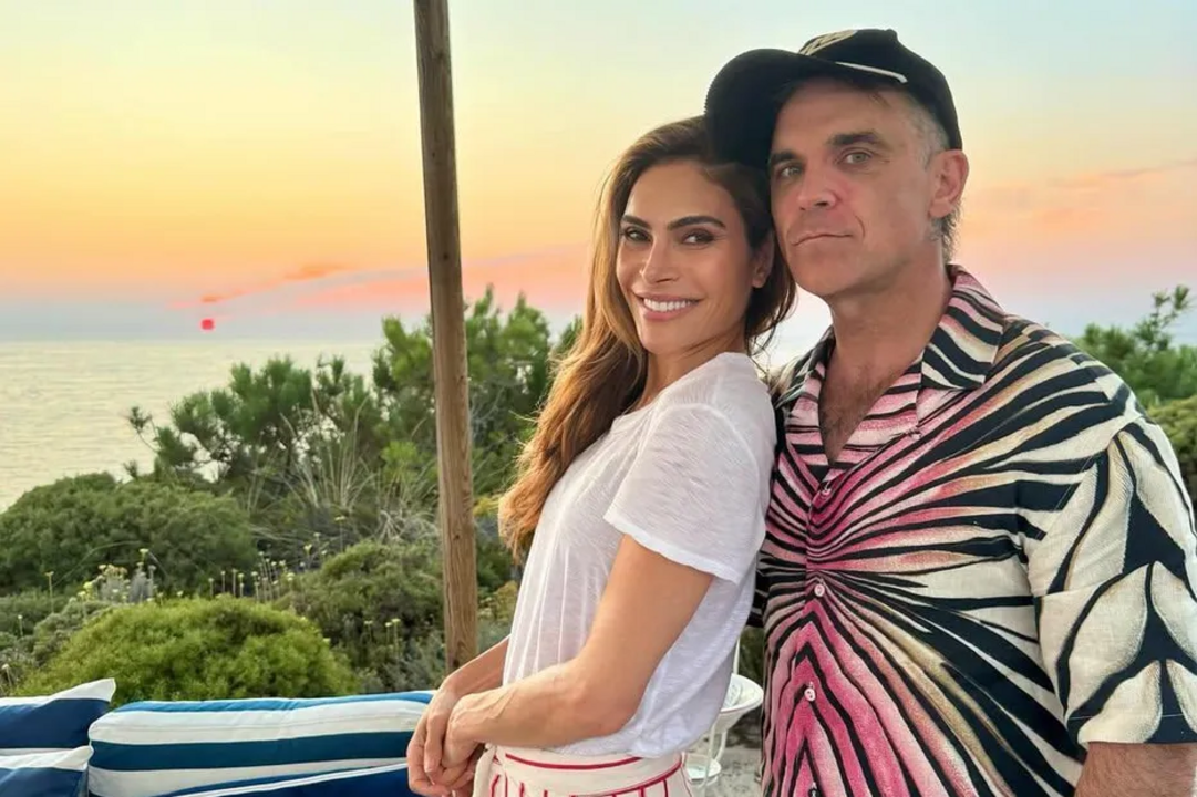 Robbie Williams passa férias na Comporta