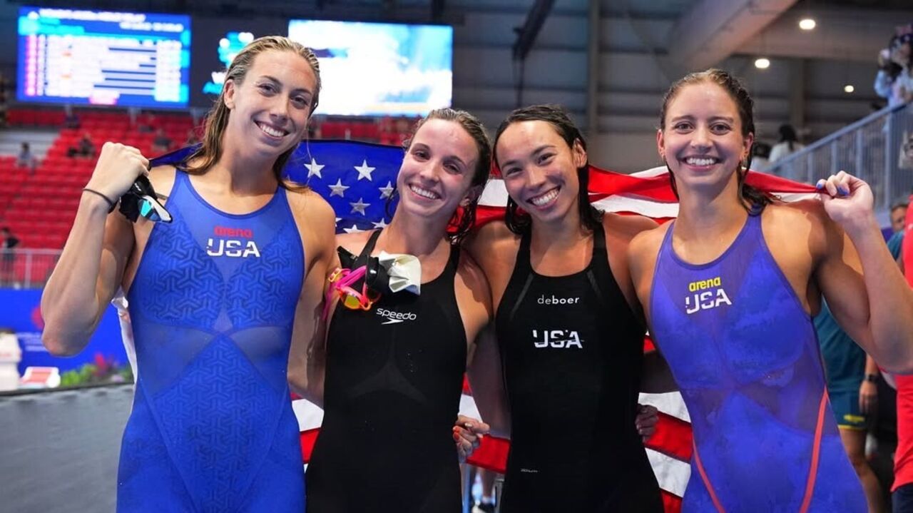 Estados Unidos batem recorde mundial da estafeta 4x100 estilos
