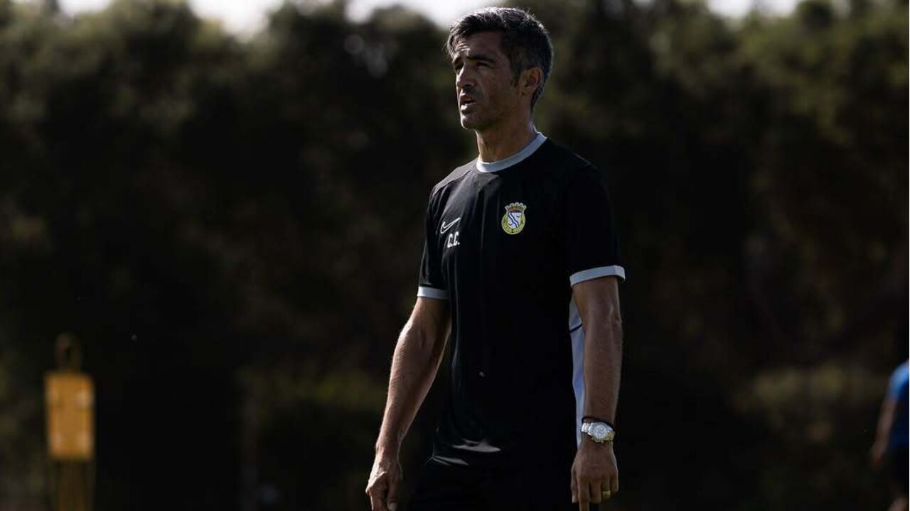 Custódio Castro aguarda reforços no Alverca para fechar o plantel.
