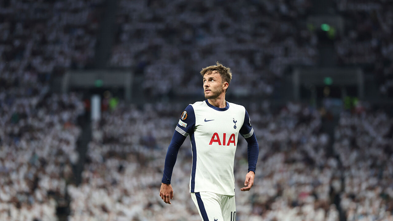 Maddison lesionado durante jogo com o Newcastle