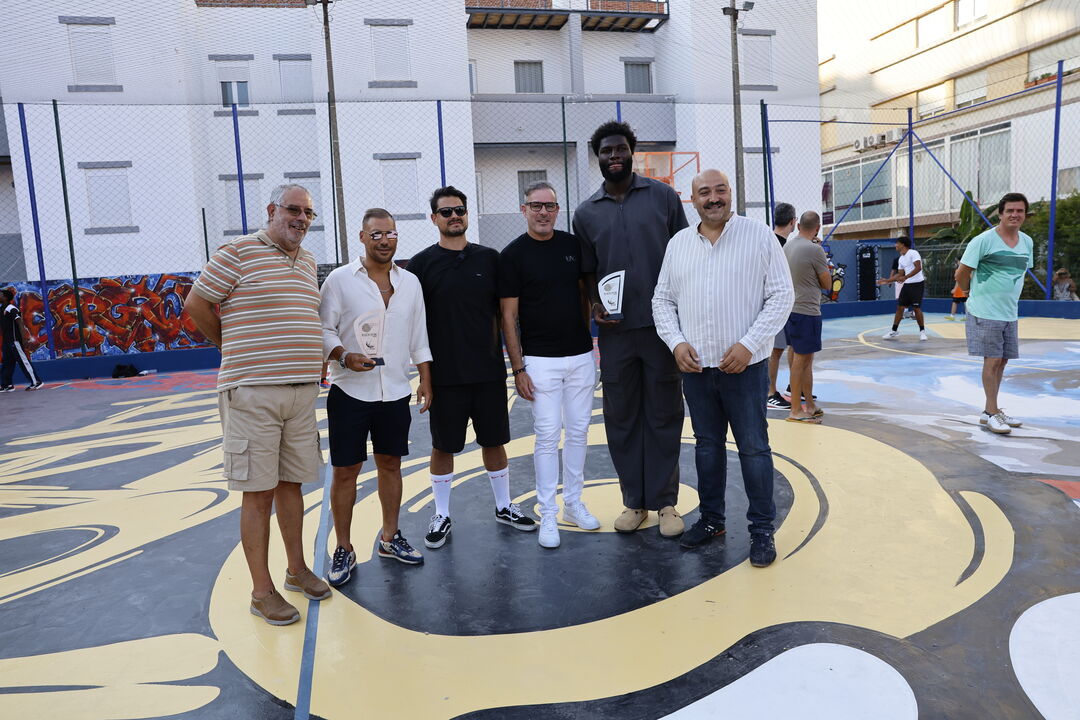 Neemias Queta e Nuno Belchior (futebol de praia) homenageados no Barreiro