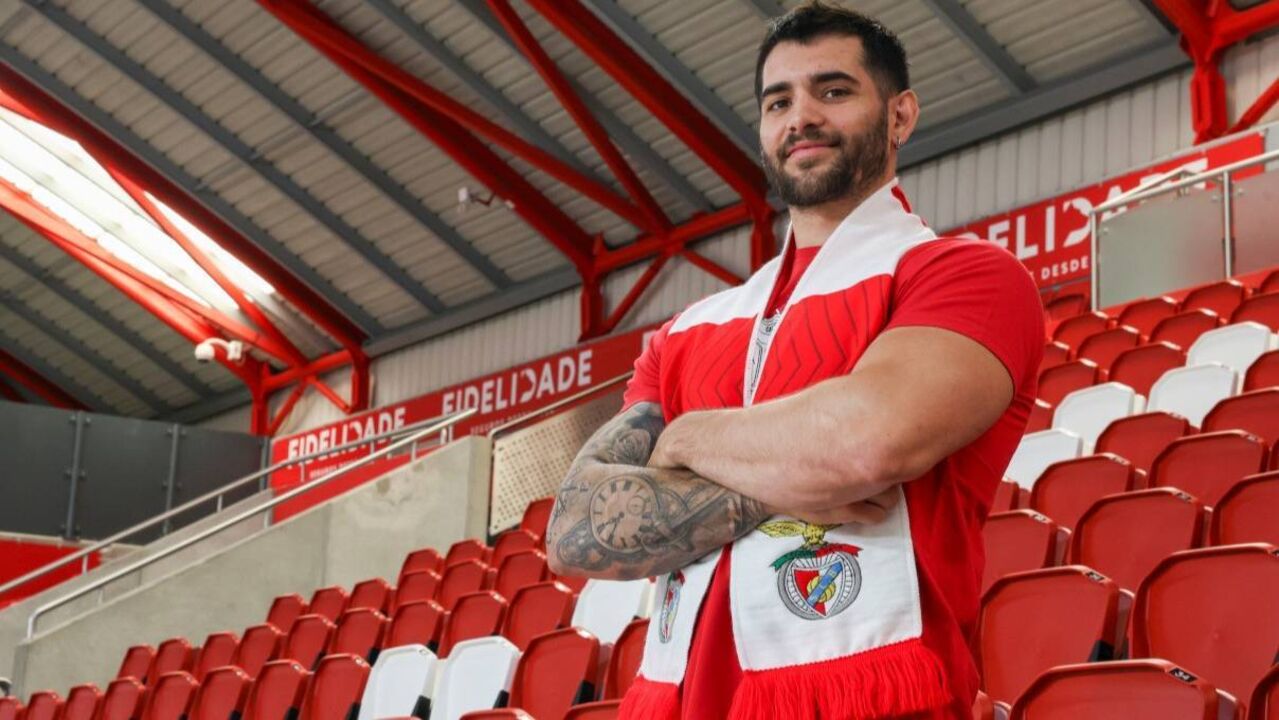 Pau Oliveras reforça o andebol do Benfica 