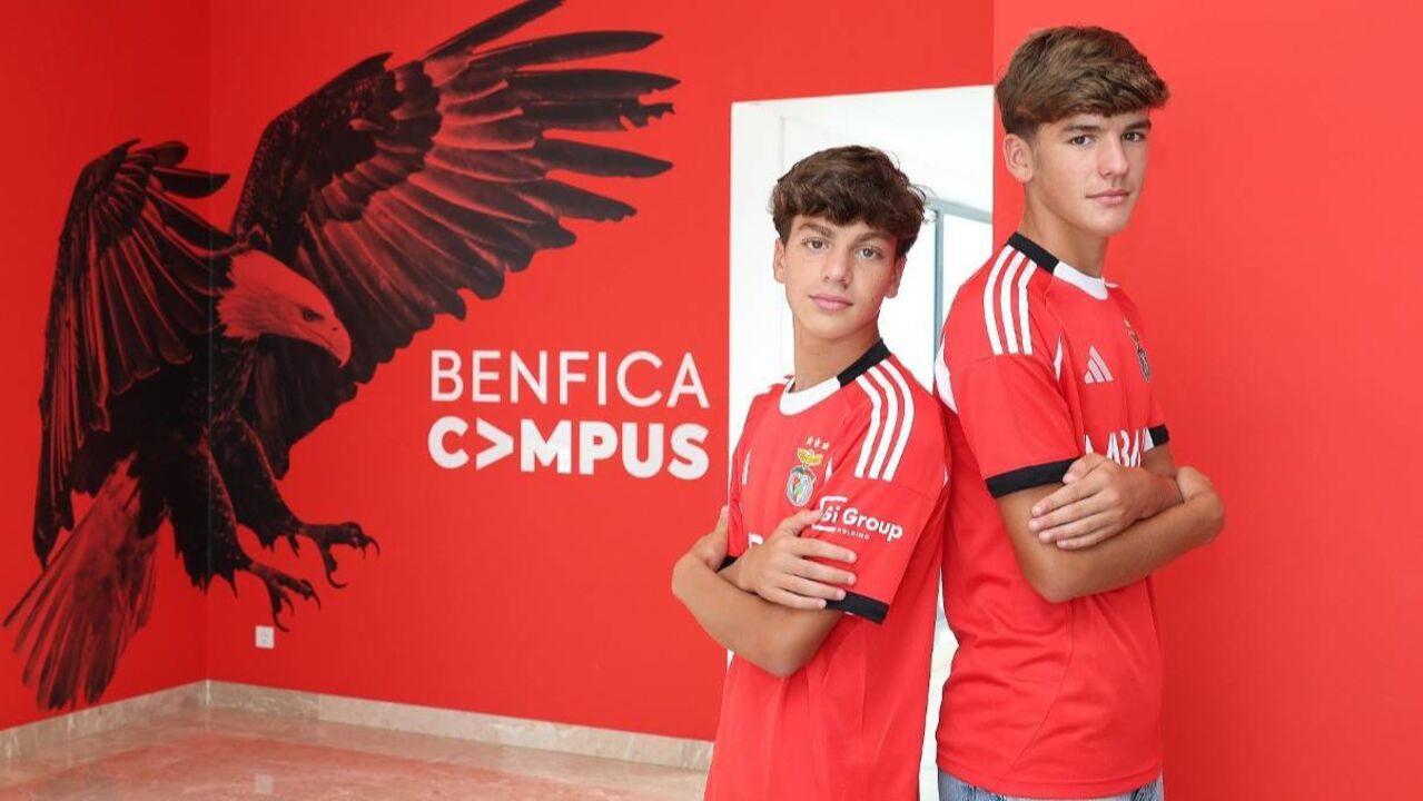 Irmãos gémeos João Campos e Martim Campos assinam contrato com o Benfica
